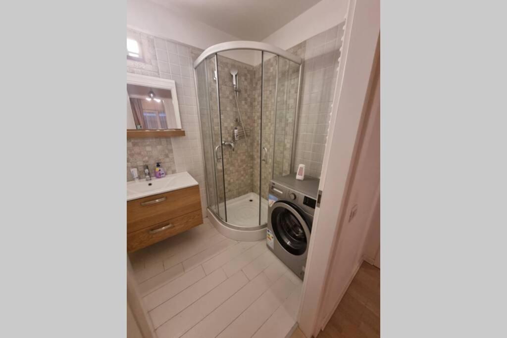 Park Residence 5, 2 Bedroom Apartment Bucureşti Eksteriør bilde
