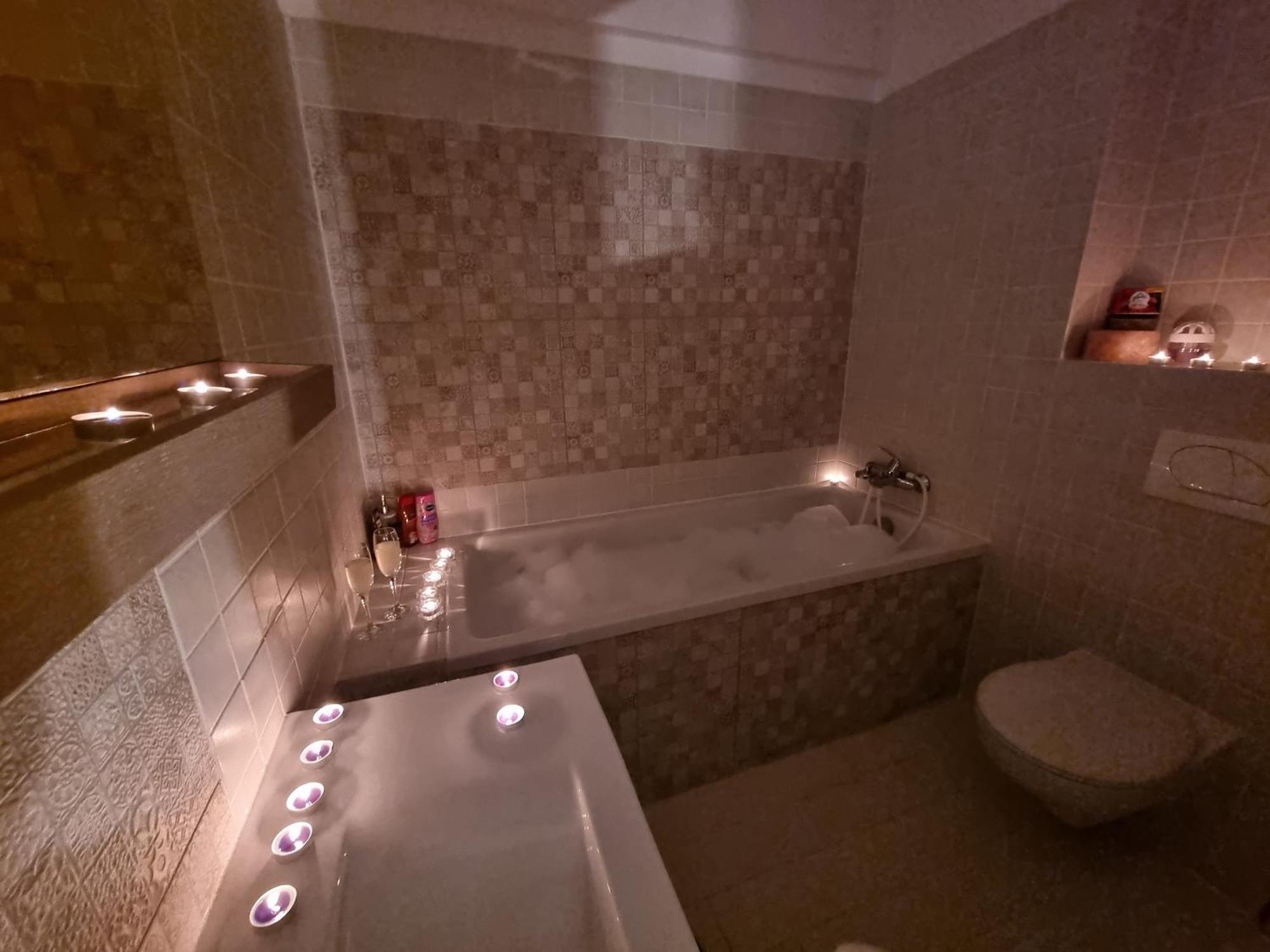 Park Residence 5, 2 Bedroom Apartment Bucureşti Eksteriør bilde