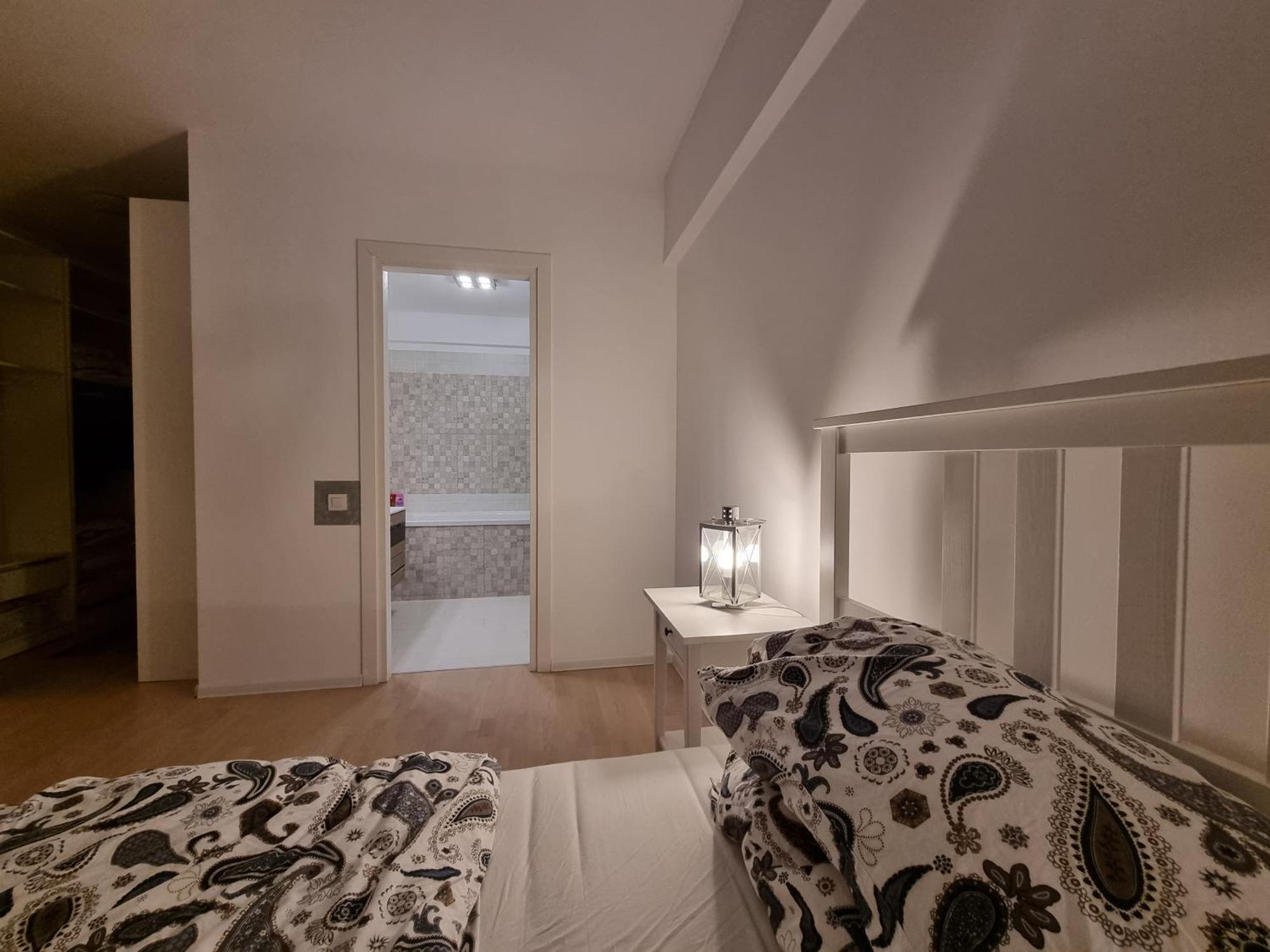 Park Residence 5, 2 Bedroom Apartment Bucureşti Eksteriør bilde